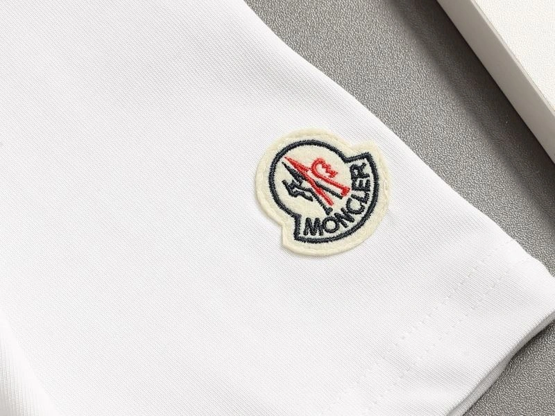 Moncler T-Shirts Stretchable 140384