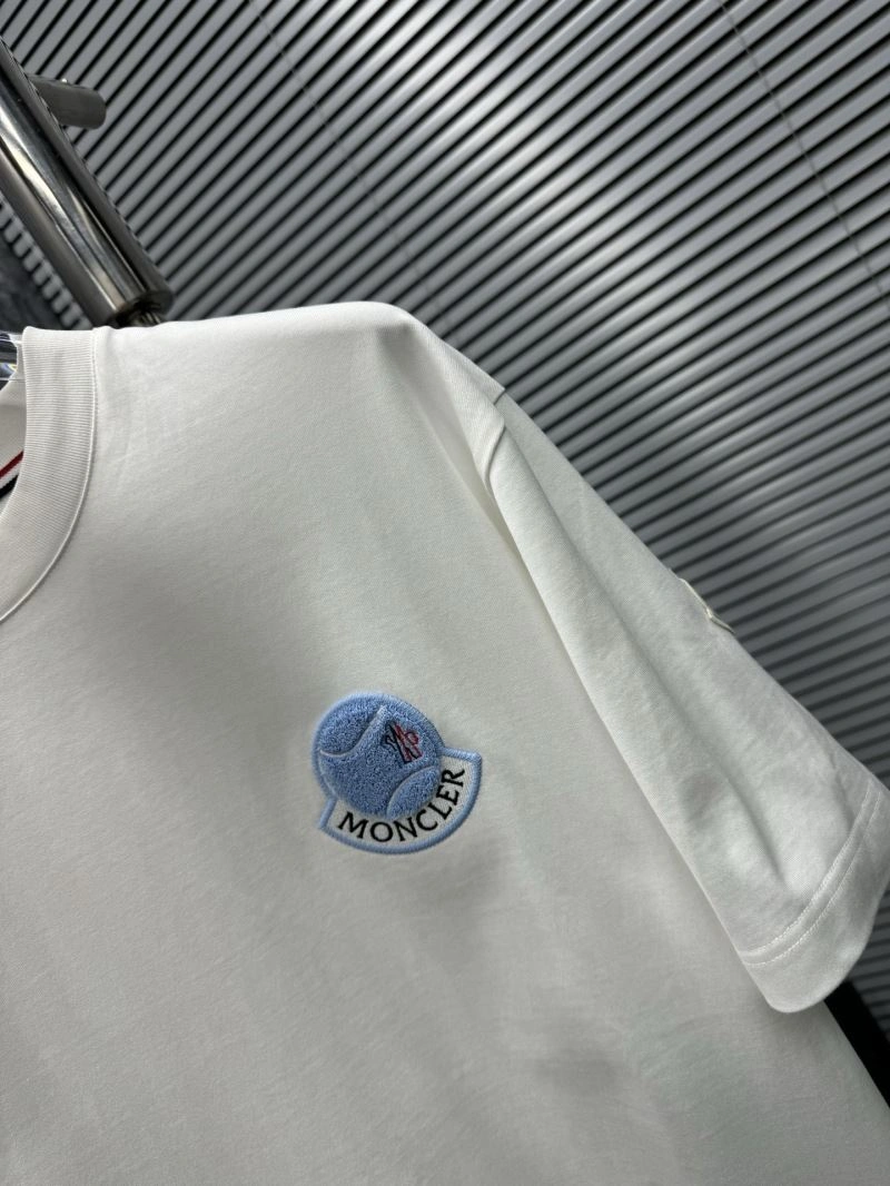 Moncler T-Shirts FashionForward 140380