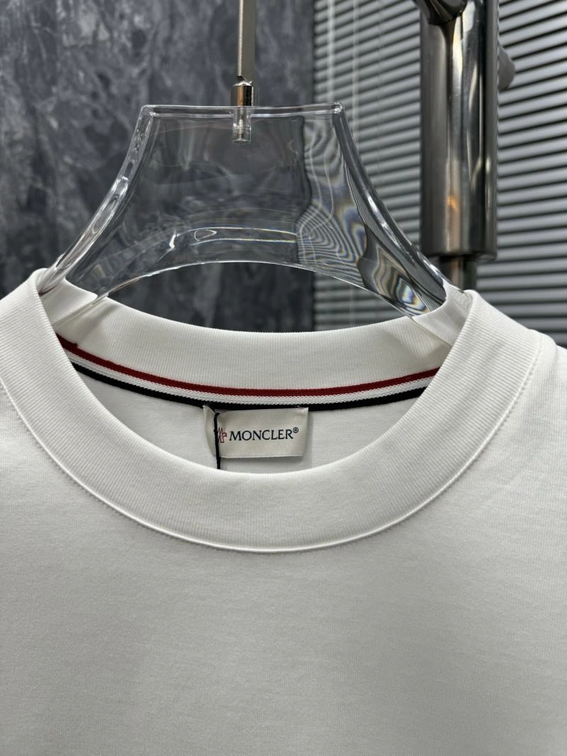 Moncler T-Shirts FashionForward 140380