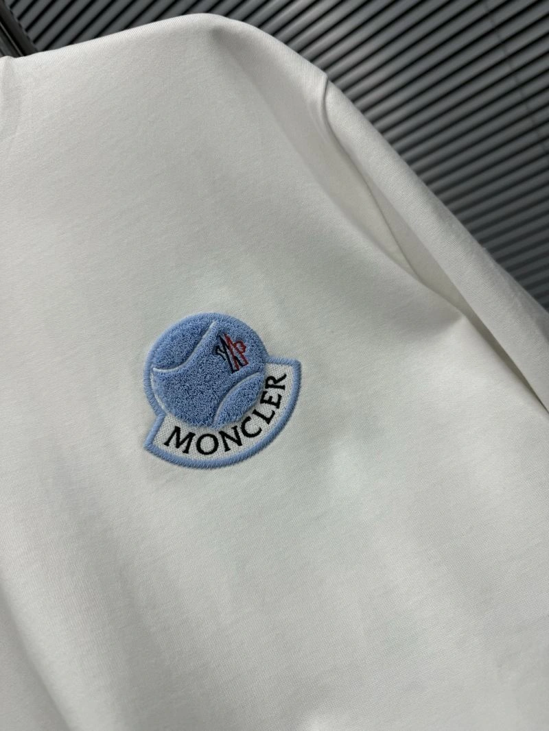 Moncler T-Shirts FashionForward 140380