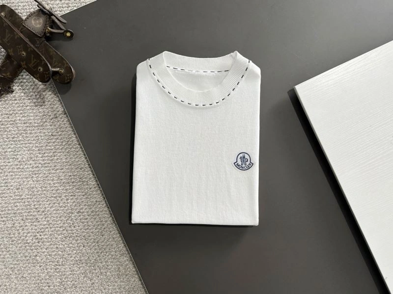 Trendy Moncler T-Shirts 140395