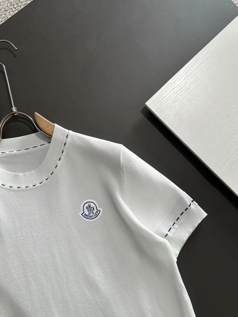 Trendy Moncler T-Shirts 140395