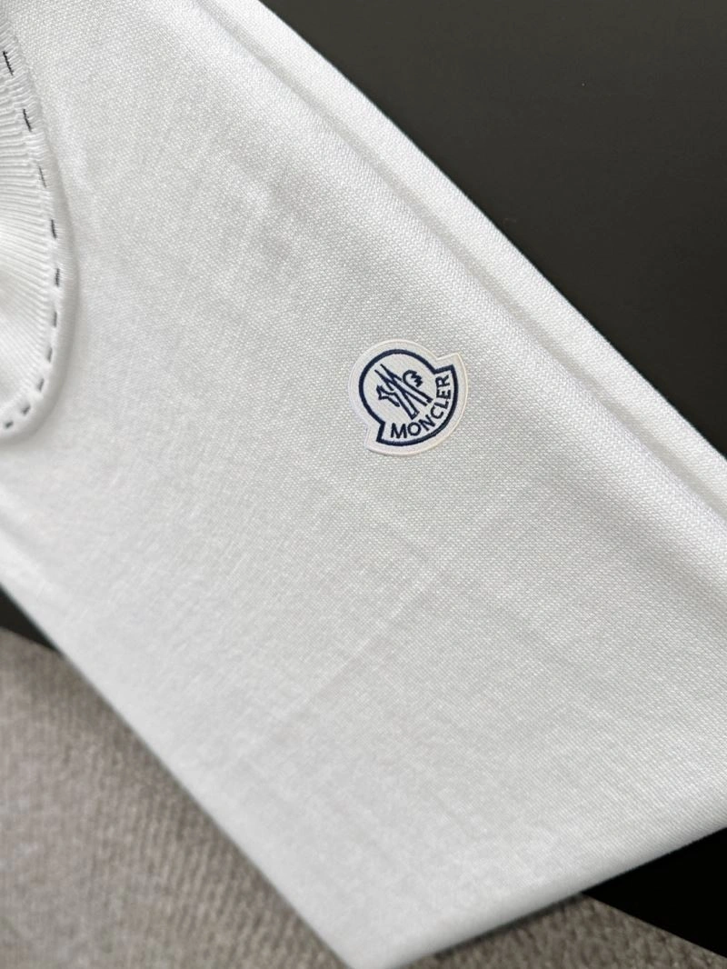Trendy Moncler T-Shirts 140395