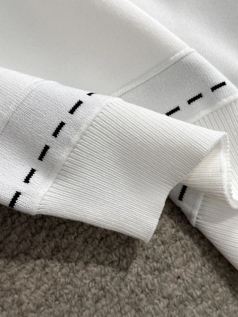 Trendy Moncler T-Shirts 140395