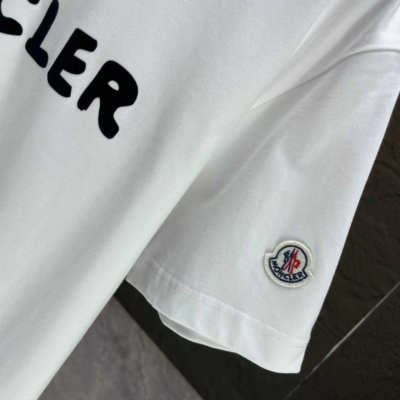 Moncler T-Shirts Cozy 140373