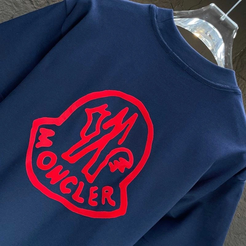 Effortless Moncler T-Shirts 140374