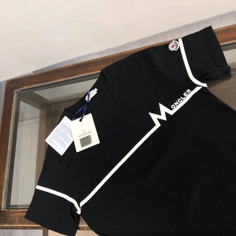 Moncler T-Shirts Bold 140101
