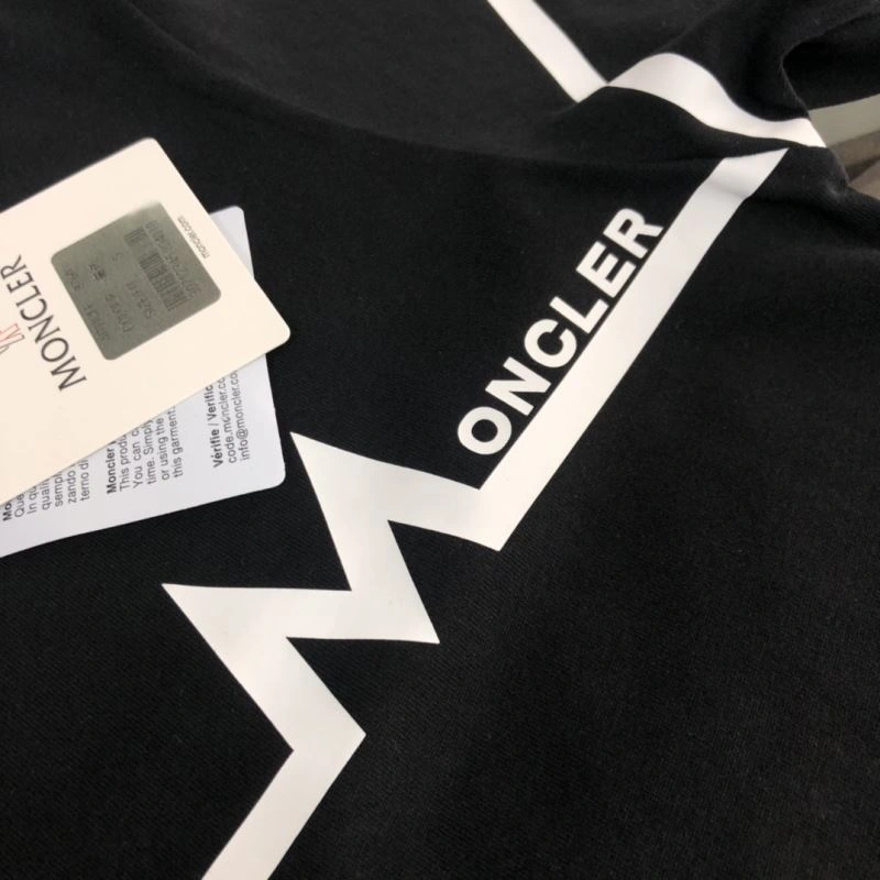 Moncler T-Shirts Bold 140101