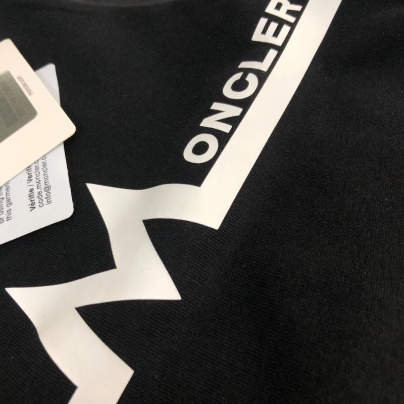 Moncler T-Shirts Bold 140101