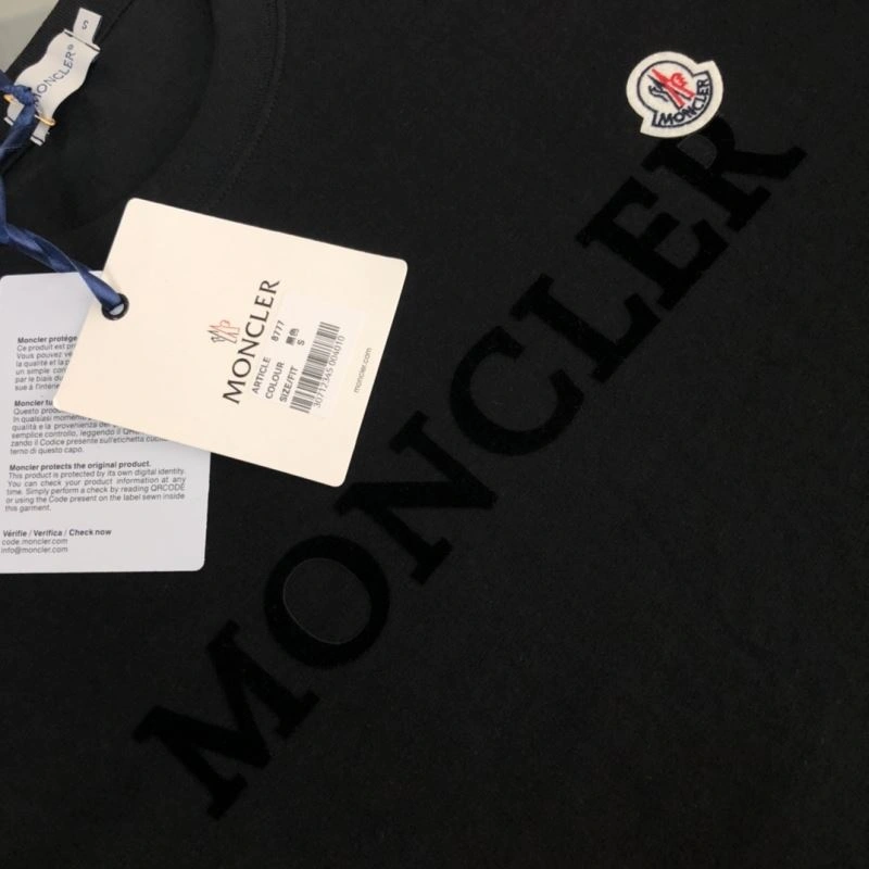 Moncler T-Shirts FlexibleFit 140099
