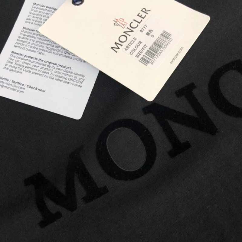 Moncler T-Shirts FlexibleFit 140099