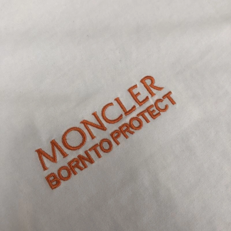 Moncler T-Shirts Breathable 140098