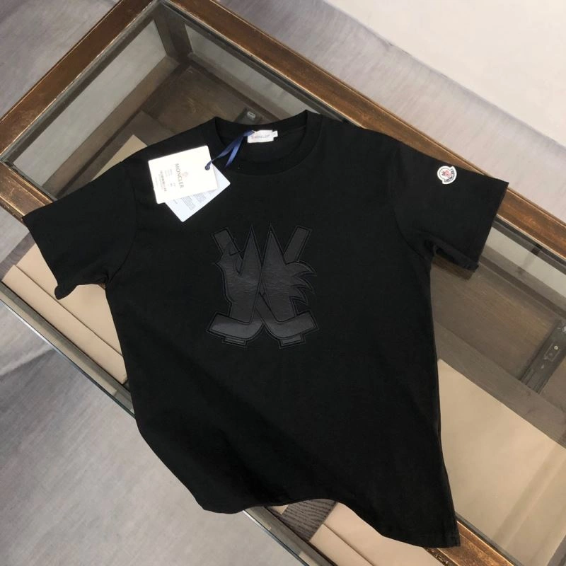 Moncler T-Shirts Minimalist 140092