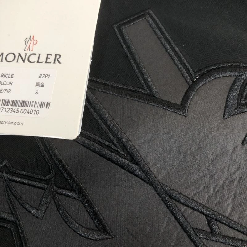 Moncler T-Shirts Minimalist 140092