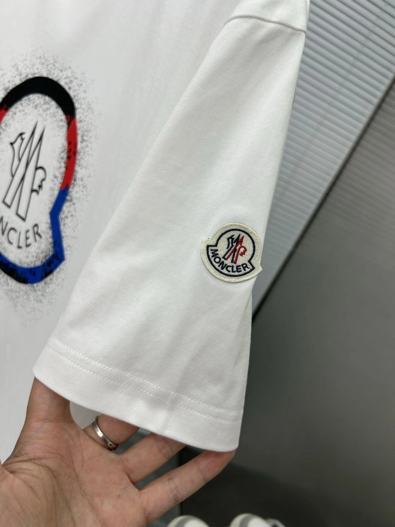 Moncler T-Shirts Unisex 140095