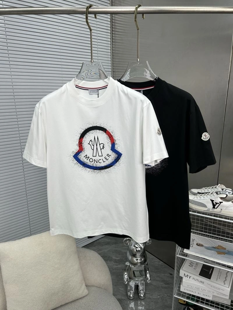 Moncler T-Shirts Unisex 140095