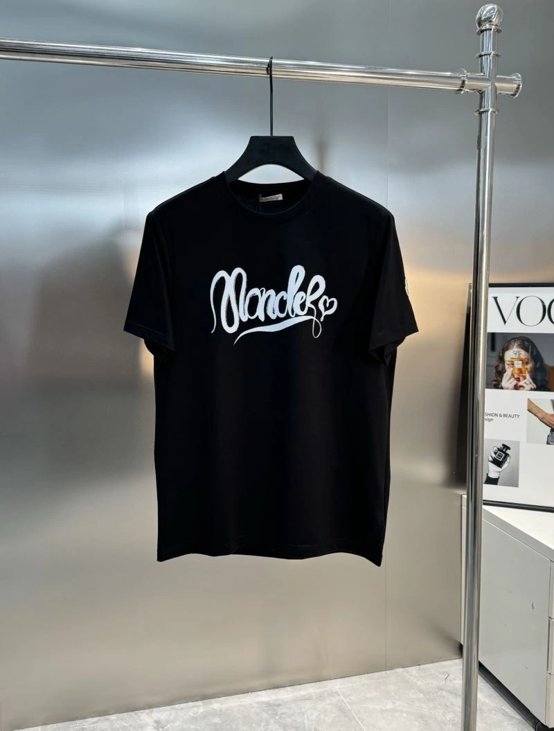 Moncler T-Shirts UrbanChic 140082