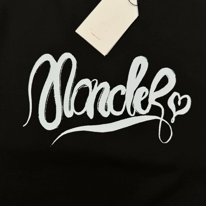 Moncler T-Shirts UrbanChic 140082