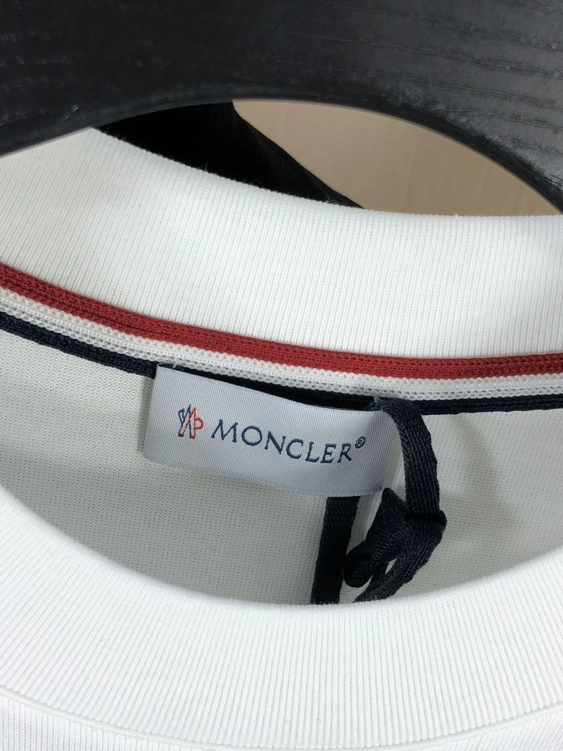 MultiPurpose Moncler T-Shirts 140085