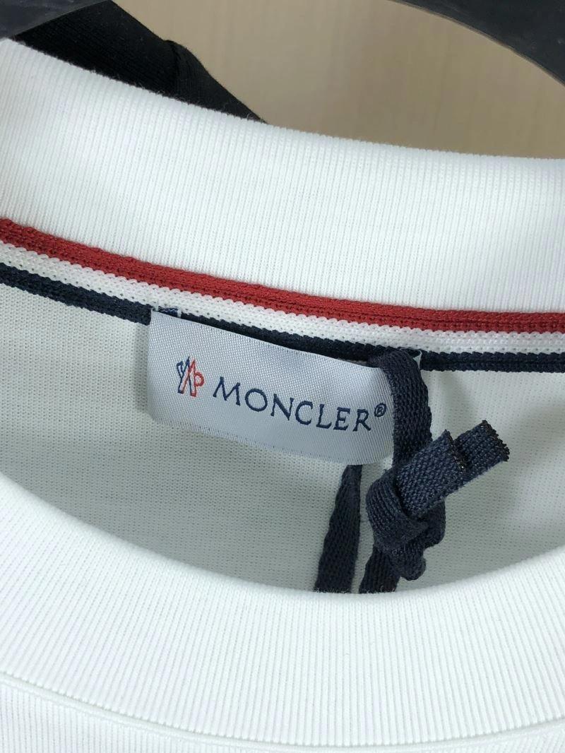 Moncler T-Shirts Vibrant 140072