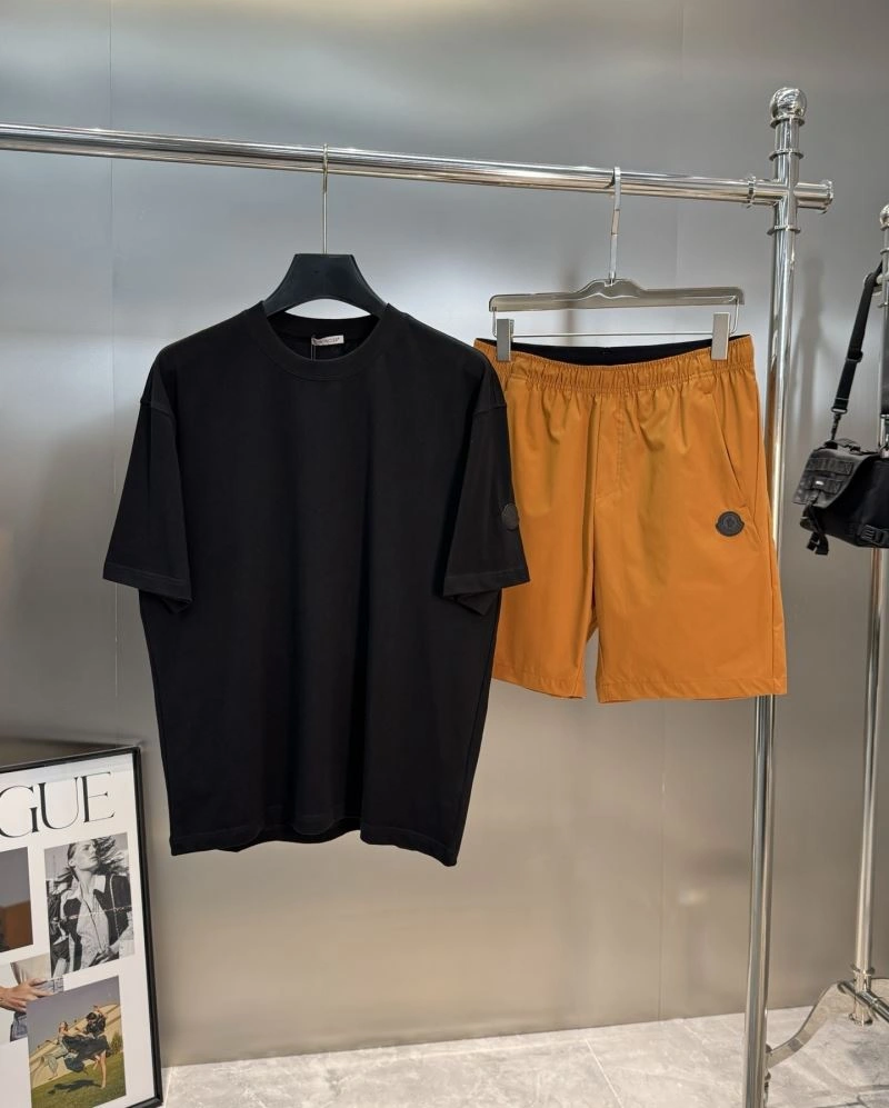 Moncler T-Shirts Sustainable 140086
