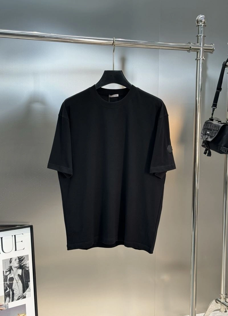 Moncler T-Shirts Sustainable 140086