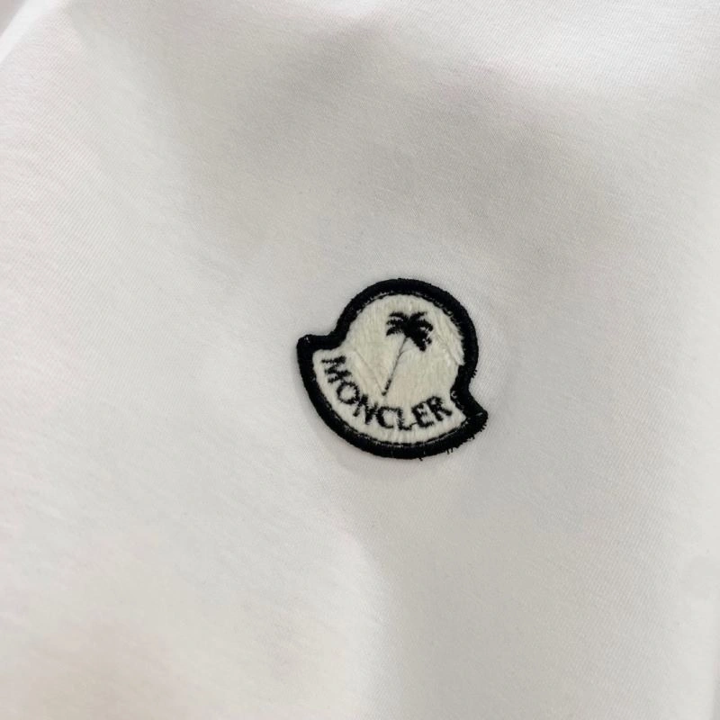 Modern Moncler T-Shirts 140083