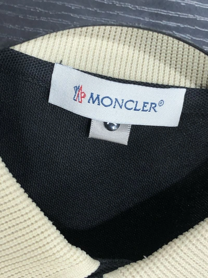 Moncler T-Shirts Compact 140079