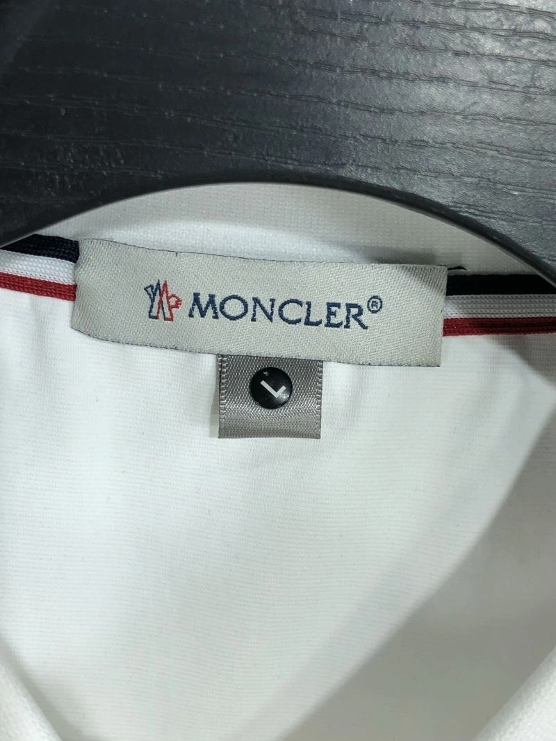 Sustainable Moncler T-Shirts 140071