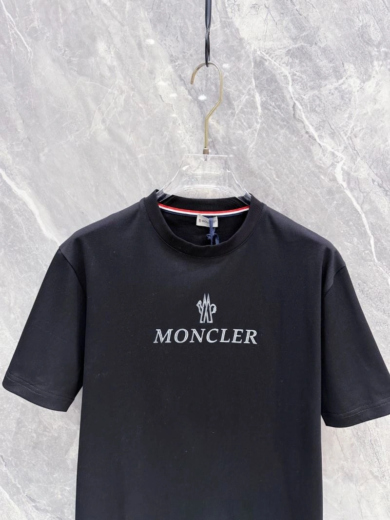 Cozy Moncler T-Shirts 140073