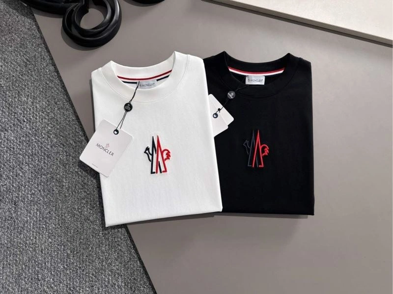 Moncler T-Shirts Refined 140059