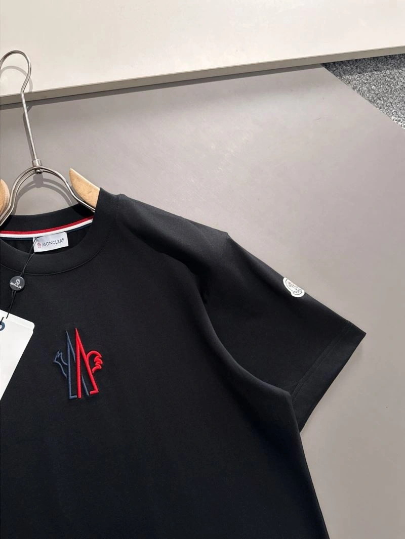 Moncler T-Shirts Refined 140059