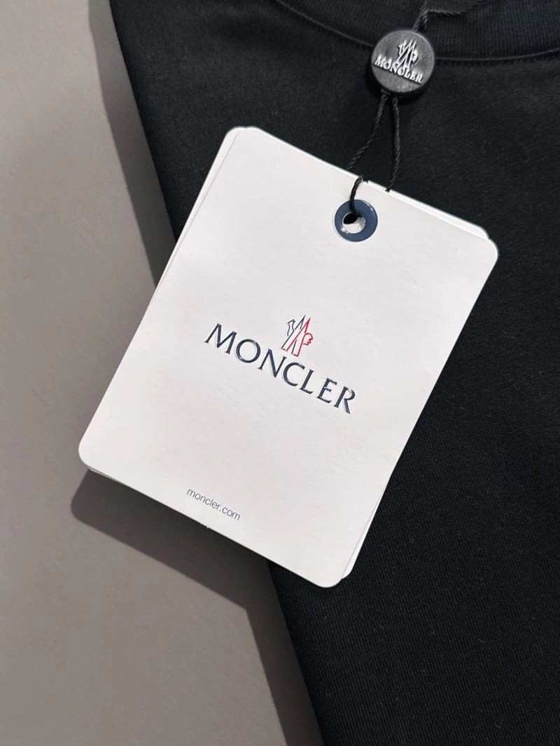 Moncler T-Shirts Refined 140059