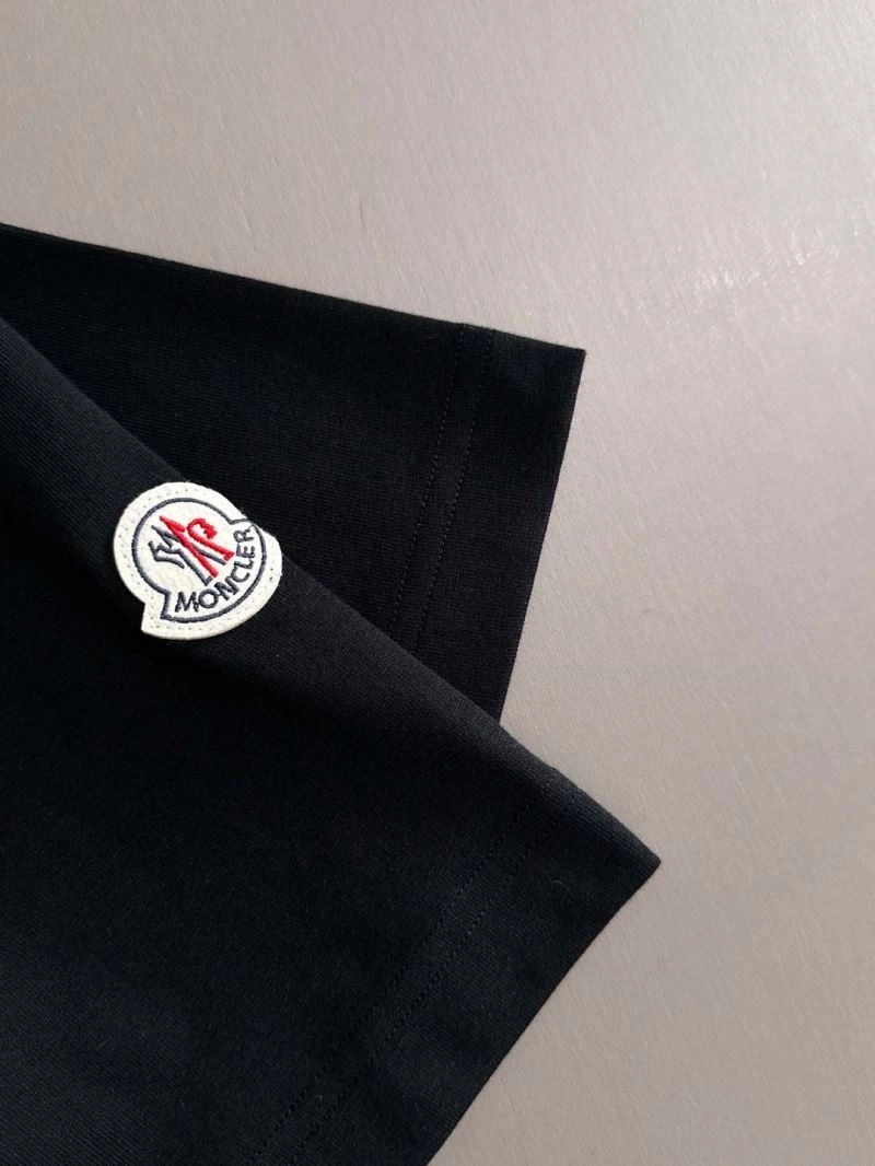 Moncler T-Shirts Refined 140059