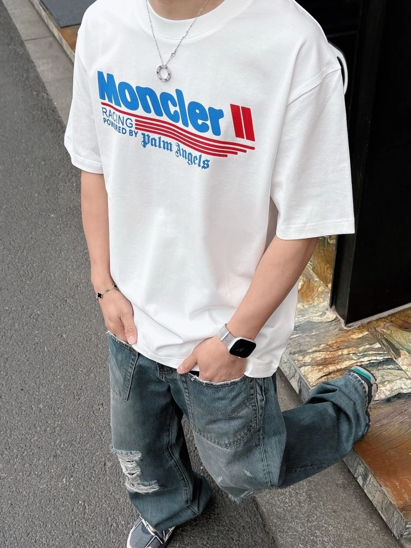Moncler T-Shirts Stretchable 140051