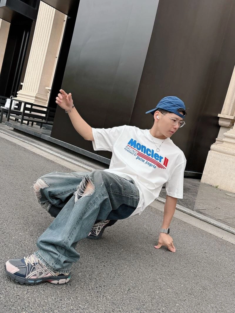 Moncler T-Shirts Stretchable 140051