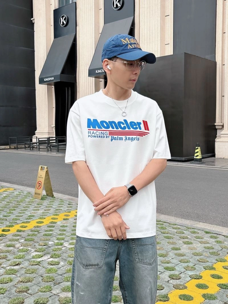 Moncler T-Shirts Stretchable 140051