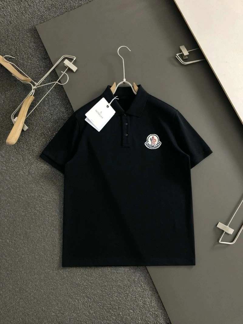 Moncler T-Shirts Sleek 140044