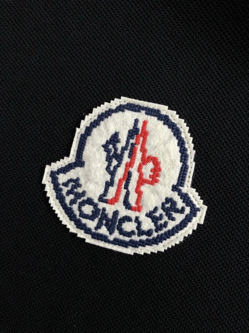 Moncler T-Shirts Sleek 140044