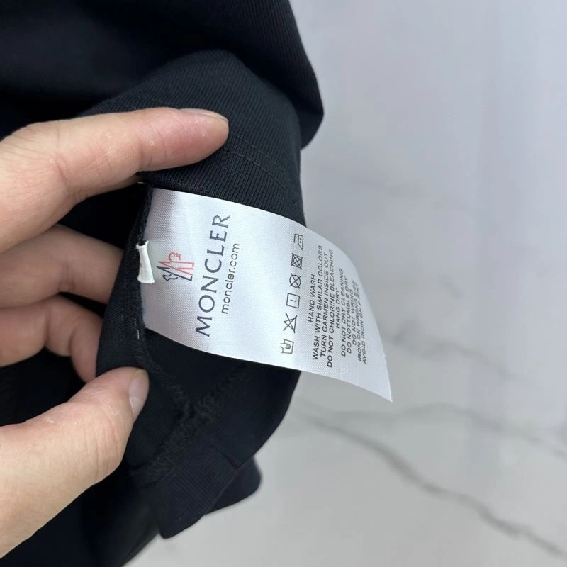 OdorResistant Moncler T-Shirts 140038