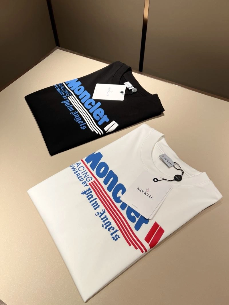 Lightweight Moncler T-Shirts 140032