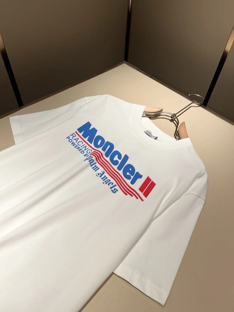 Lightweight Moncler T-Shirts 140032