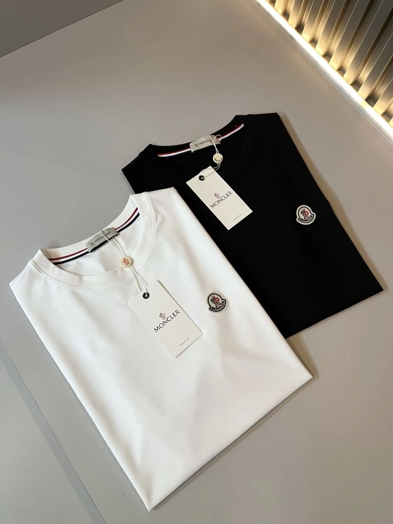 Moncler T-Shirts Thermal 140041