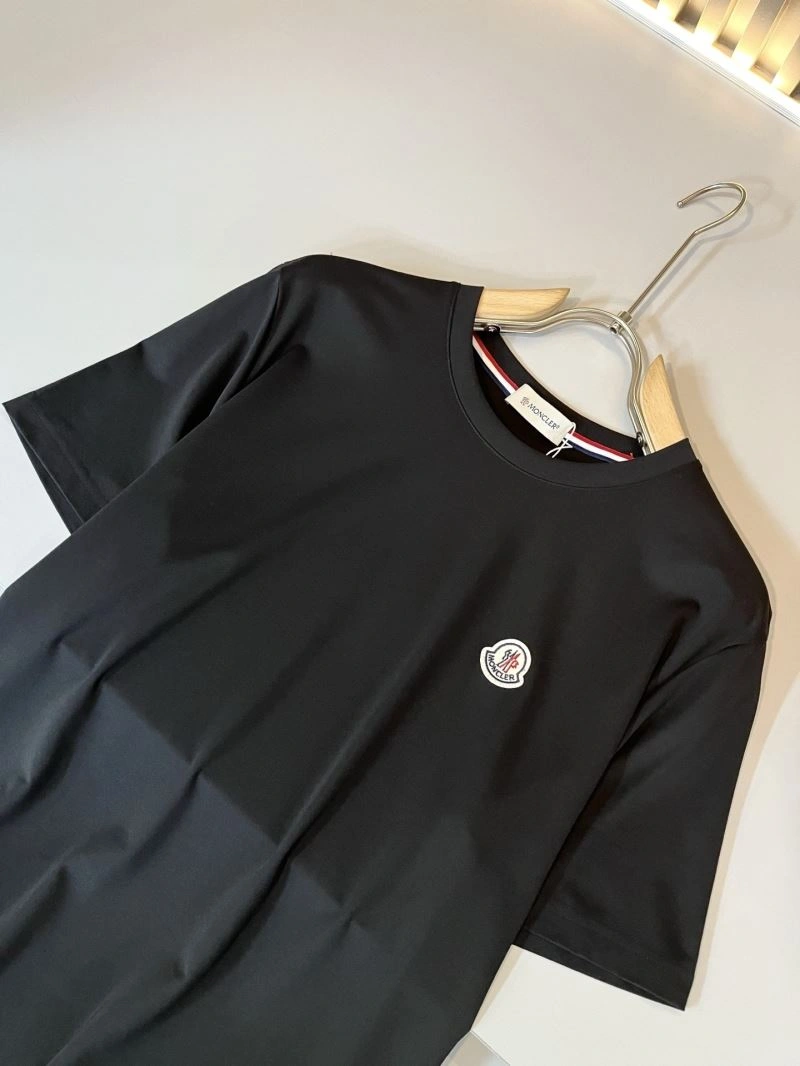 Moncler T-Shirts Thermal 140041