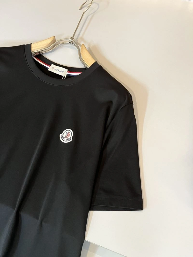 Moncler T-Shirts Thermal 140041