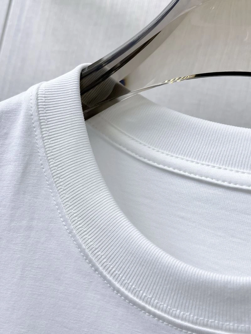 Bold Moncler T-Shirts 140034