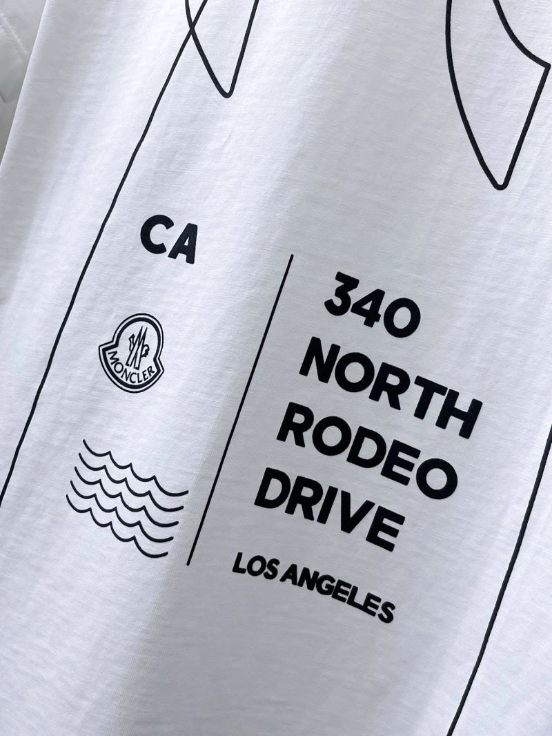 Bold Moncler T-Shirts 140034
