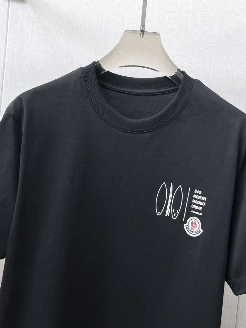 Moncler T-Shirts WaterResistant 140040
