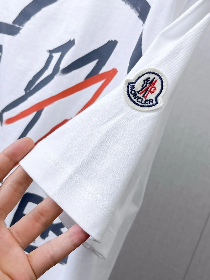 Moncler T-Shirts Breathable 140039
