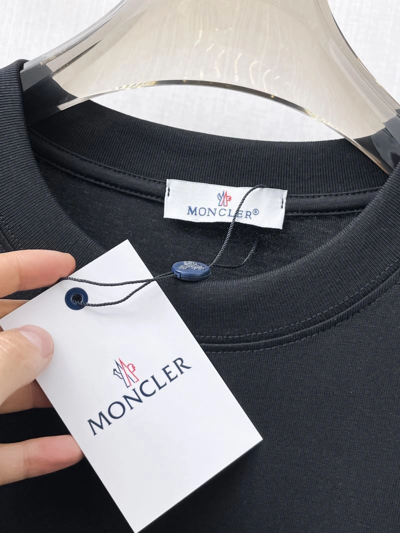 Moncler T-Shirts Chic 140047
